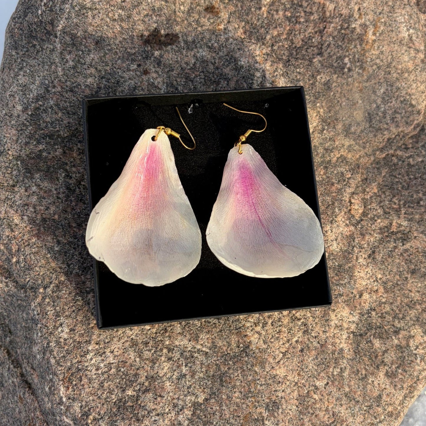 Bijūnų žiedlapiai